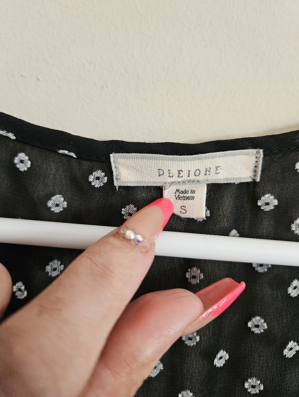 Pleoine Women's Black Polka Dot Short Sleeve Blouse Small Flowy Office Summer T - Picture 3 of 9